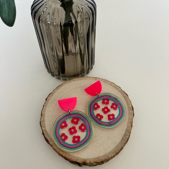 1970's Inspired Flower Dangle Earrings - Colorful Floral Retro Drop Earrings - Picture 13 of 13